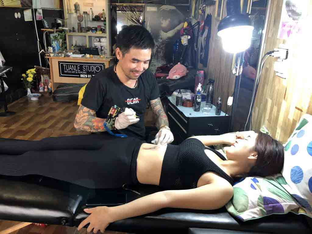 Tuấn Lê xăm hình ở gia lai